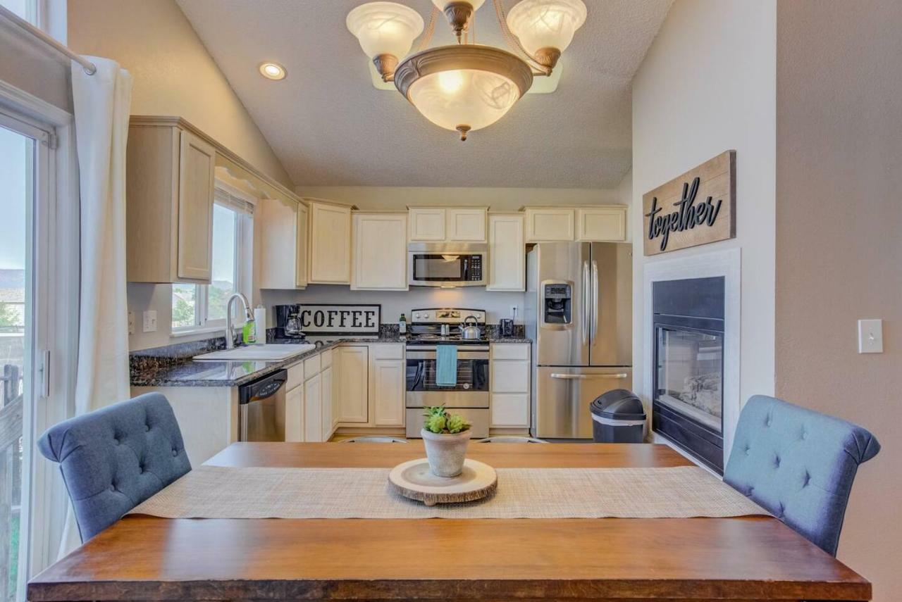 Cozy 4Br House With Peak Views In Colorado Springs Villa Exterior foto
